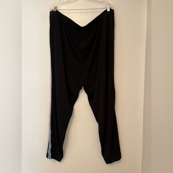 Boutique Pants - Boutique Black Athletic Pants w/ Grey Stripe & Pockets - 2X